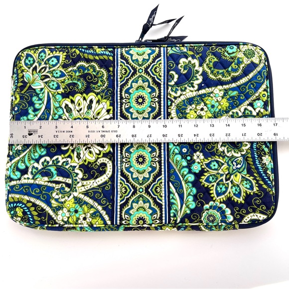 Vera Bradley LIKE NEW Rhythm & Blues Quilted Laptop Case - Picture 11 of 11